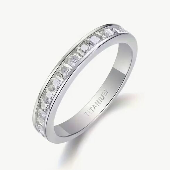 💙 Elegant Silver Swarovski Crystal Eternity Band Ring 💙 - Picture 3 of 9
